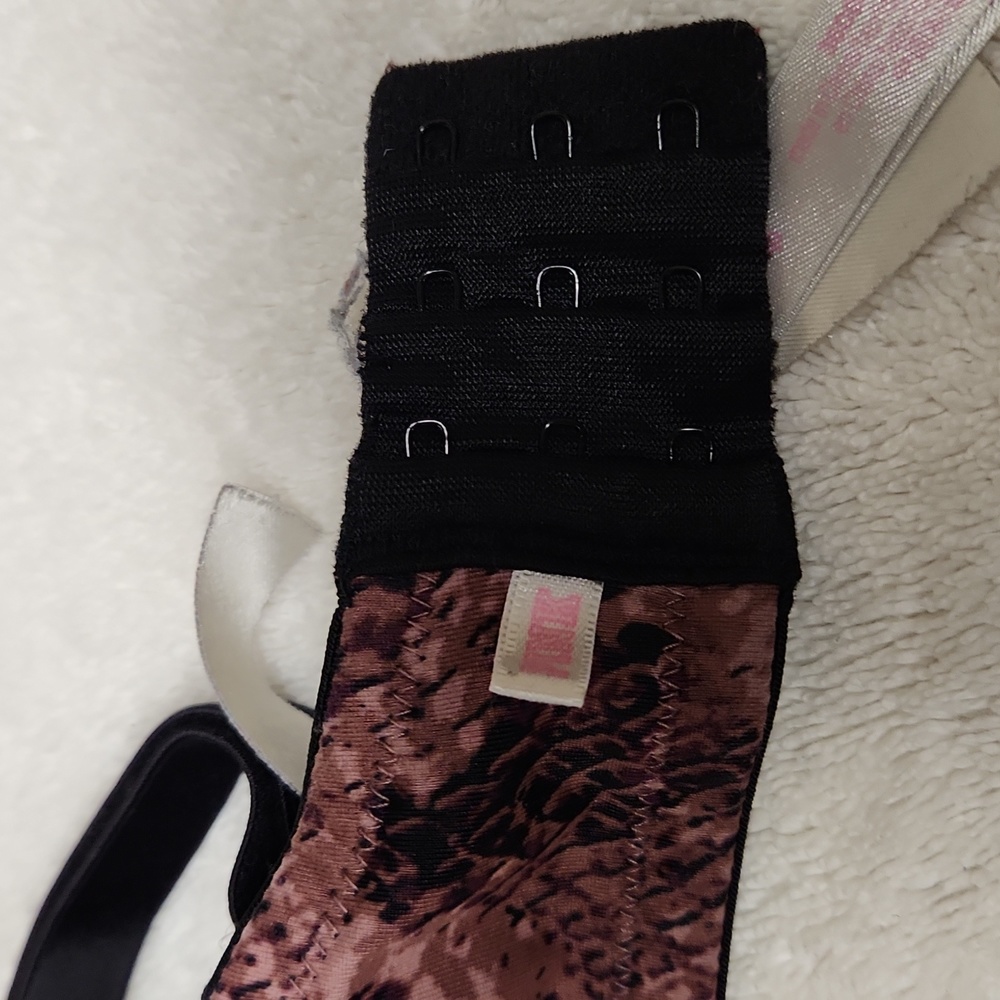 Pink Victoria's Secret 36DD Super Push up - Picture 7 of 14